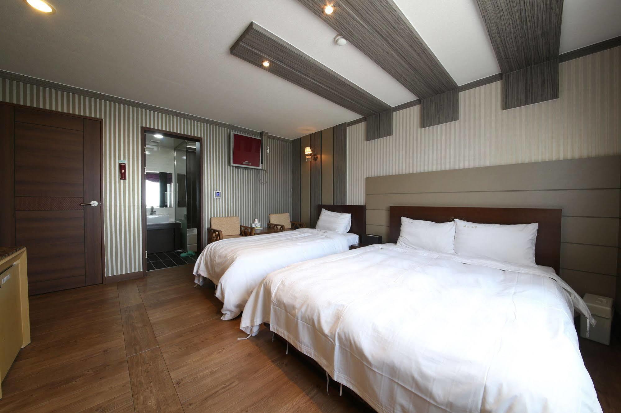 Yes Motel Gunsan Exteriör bild