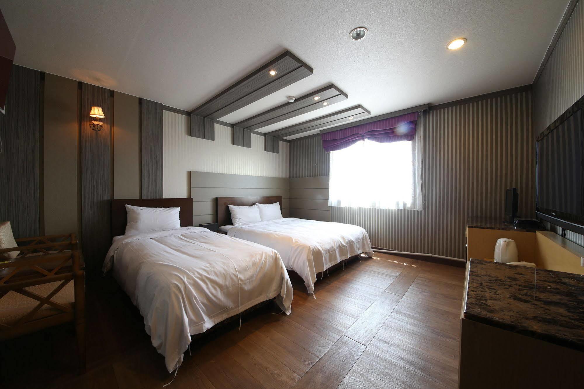 Yes Motel Gunsan Exteriör bild
