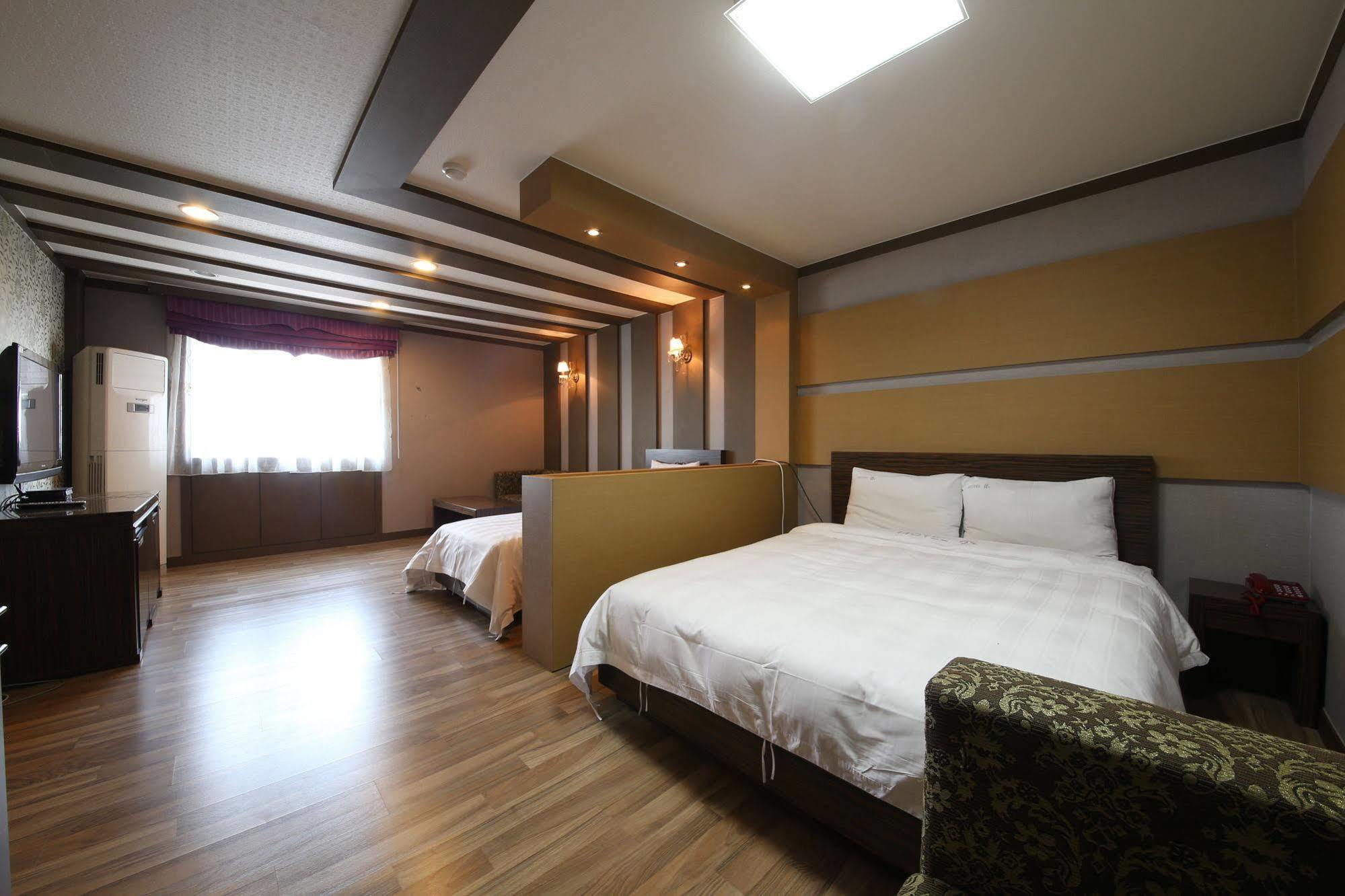 Yes Motel Gunsan Exteriör bild