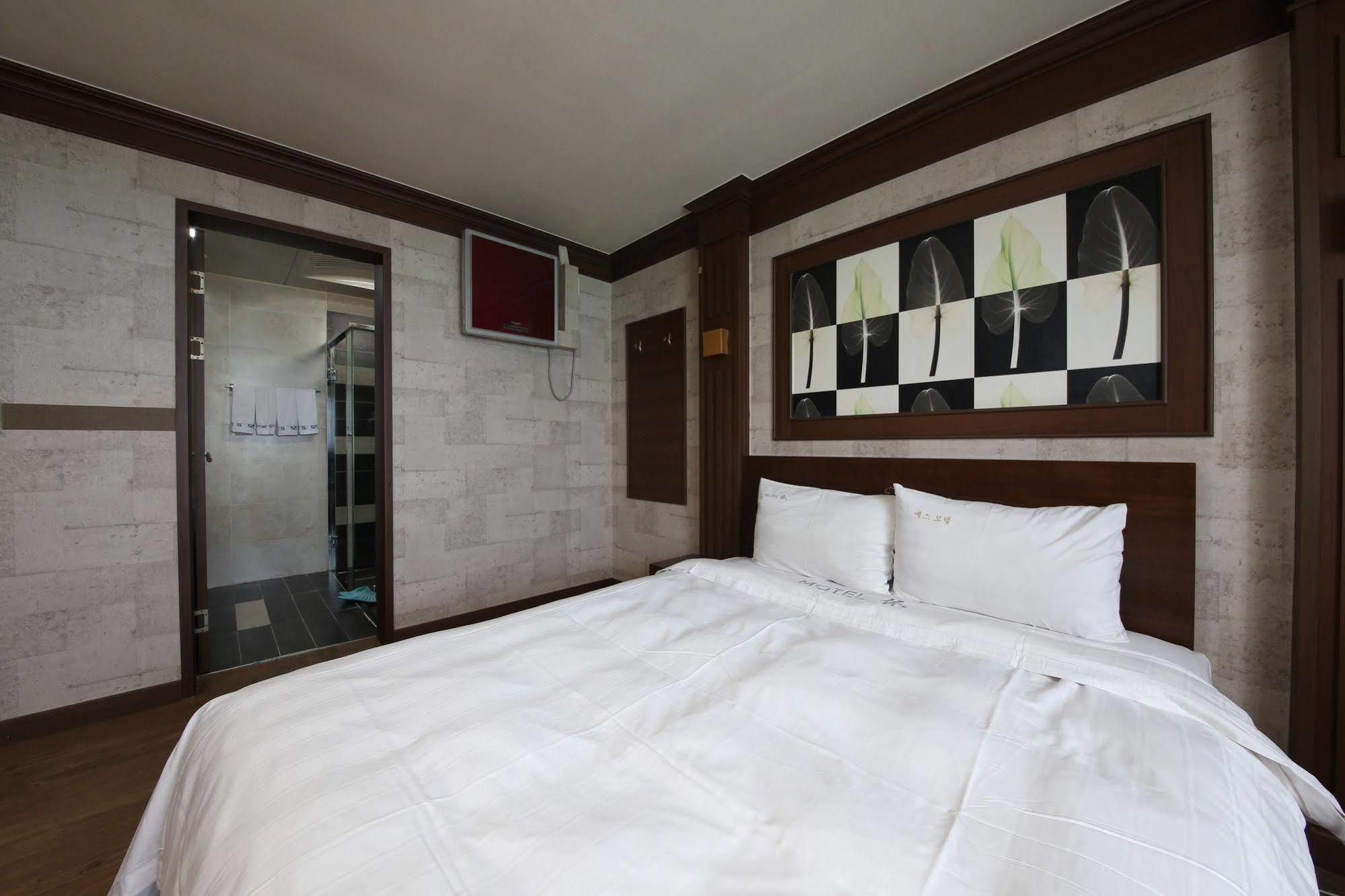 Yes Motel Gunsan Exteriör bild