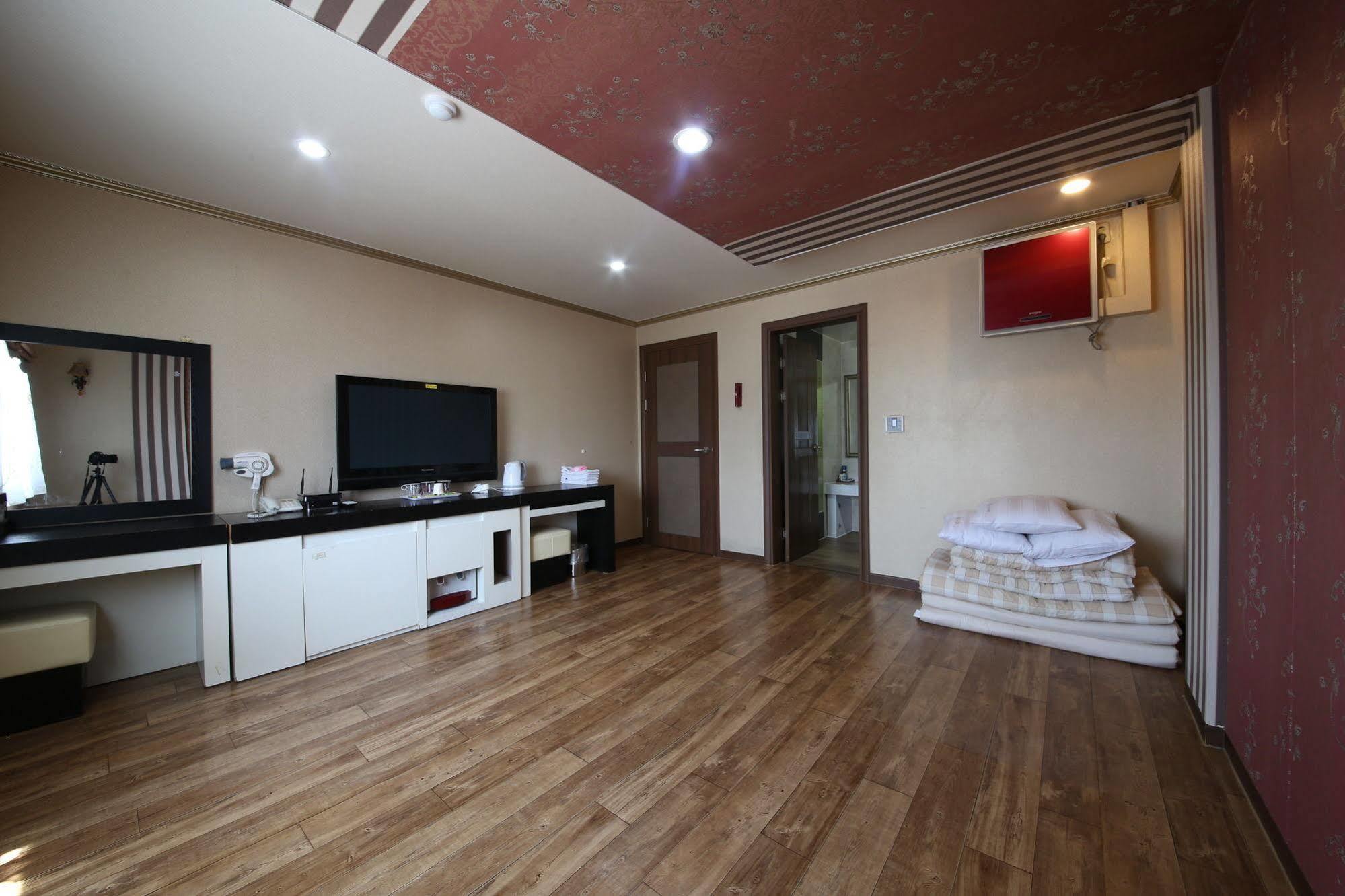Yes Motel Gunsan Exteriör bild