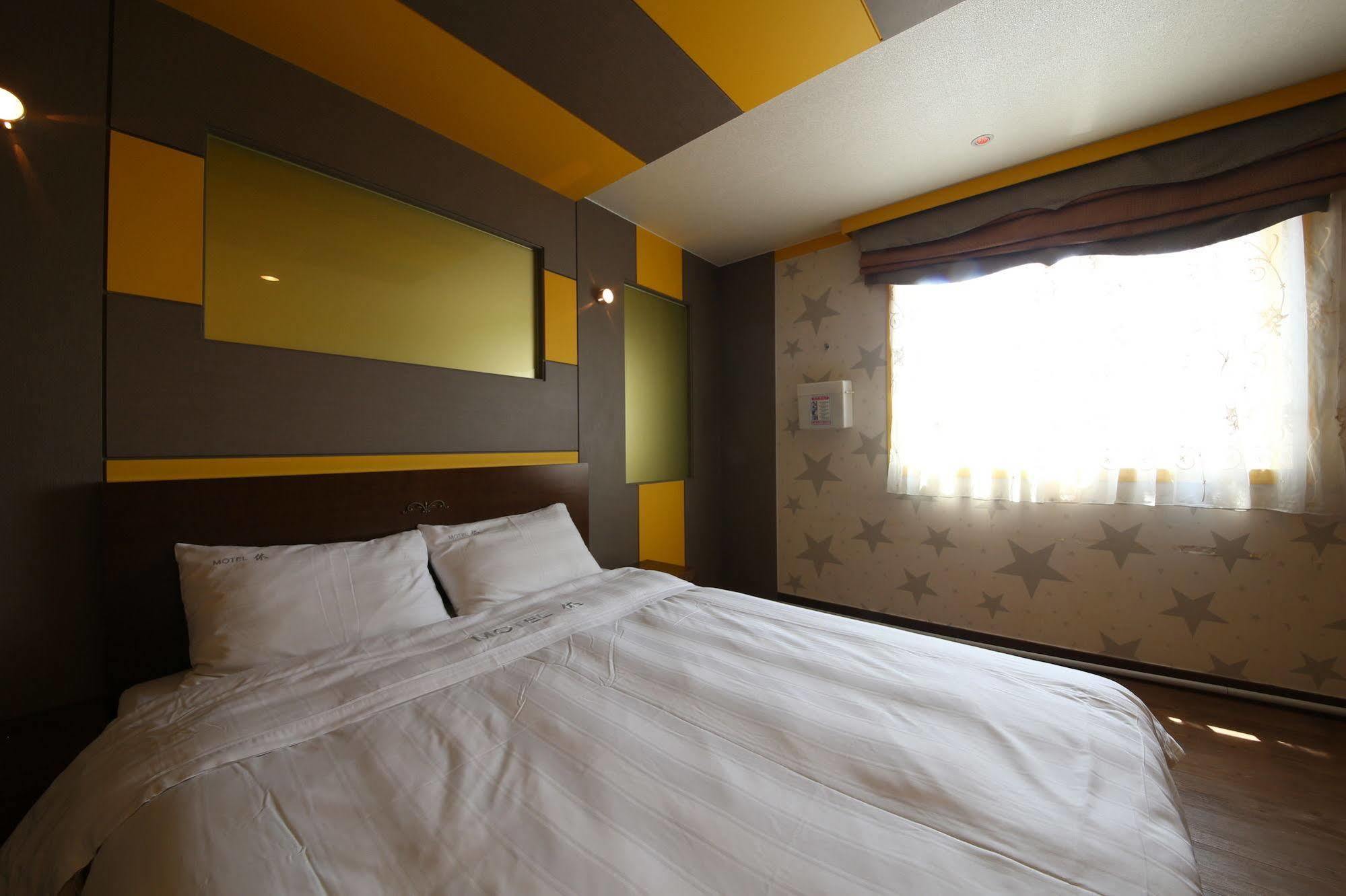 Yes Motel Gunsan Exteriör bild
