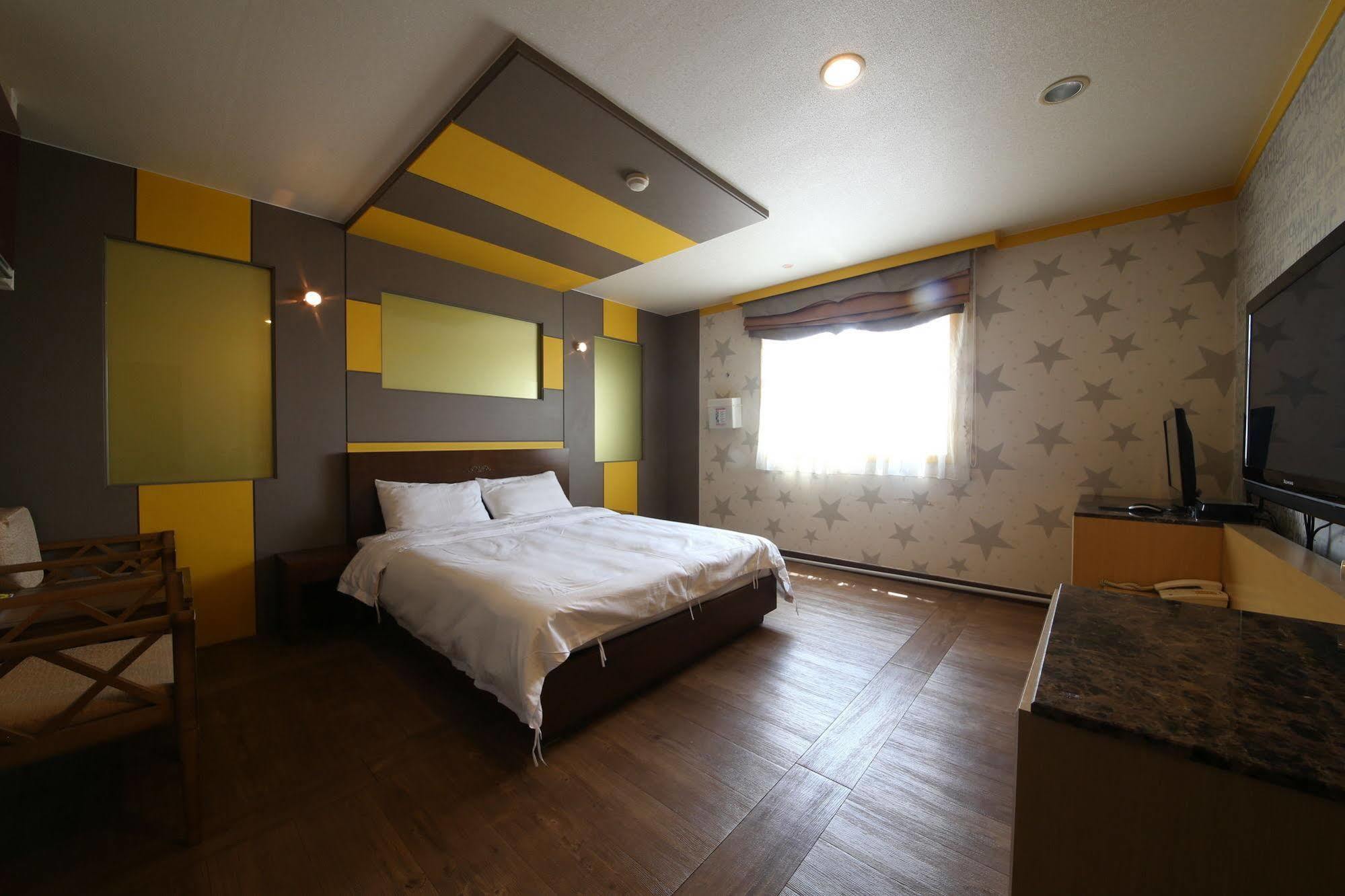 Yes Motel Gunsan Exteriör bild