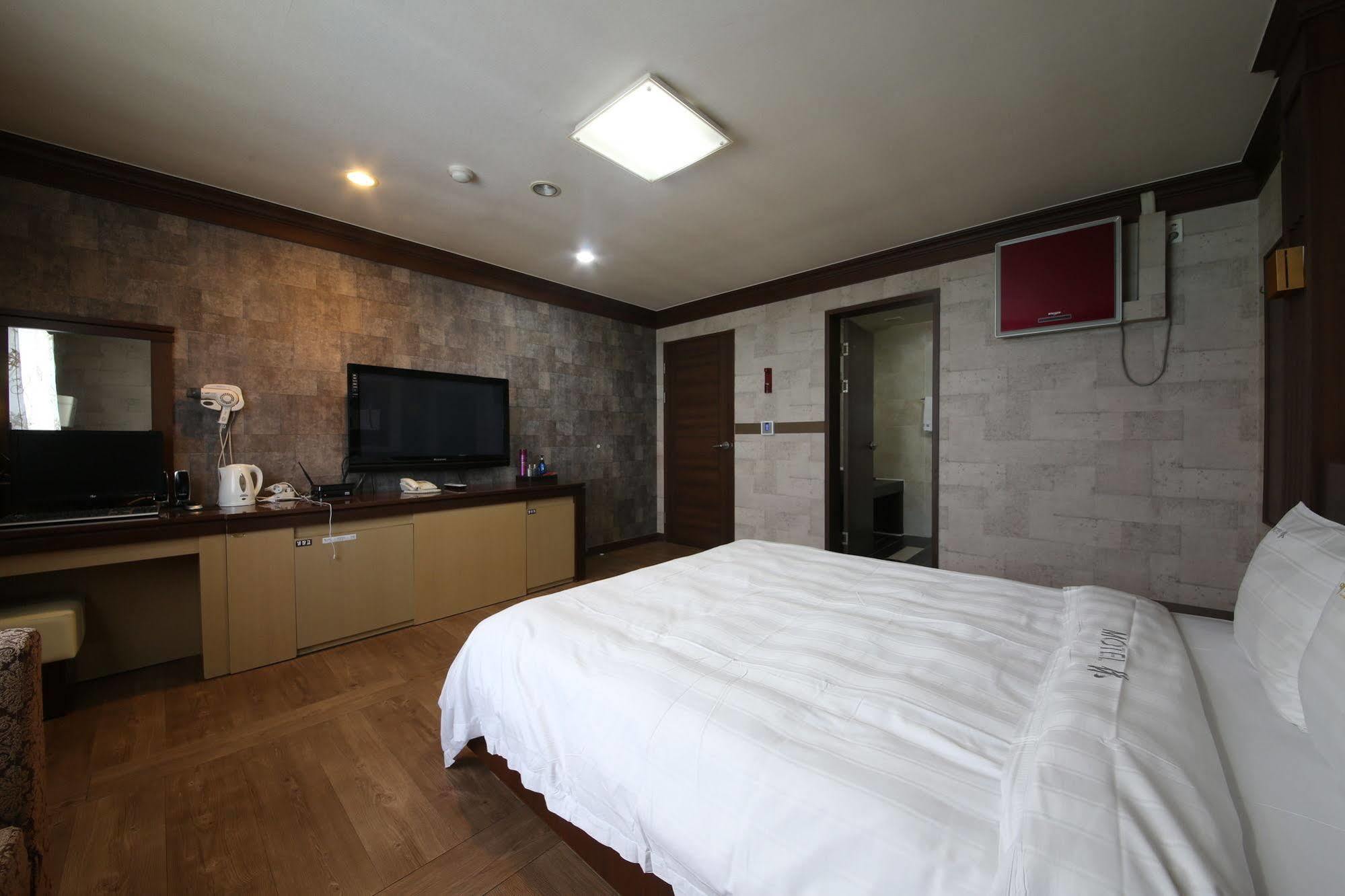 Yes Motel Gunsan Exteriör bild