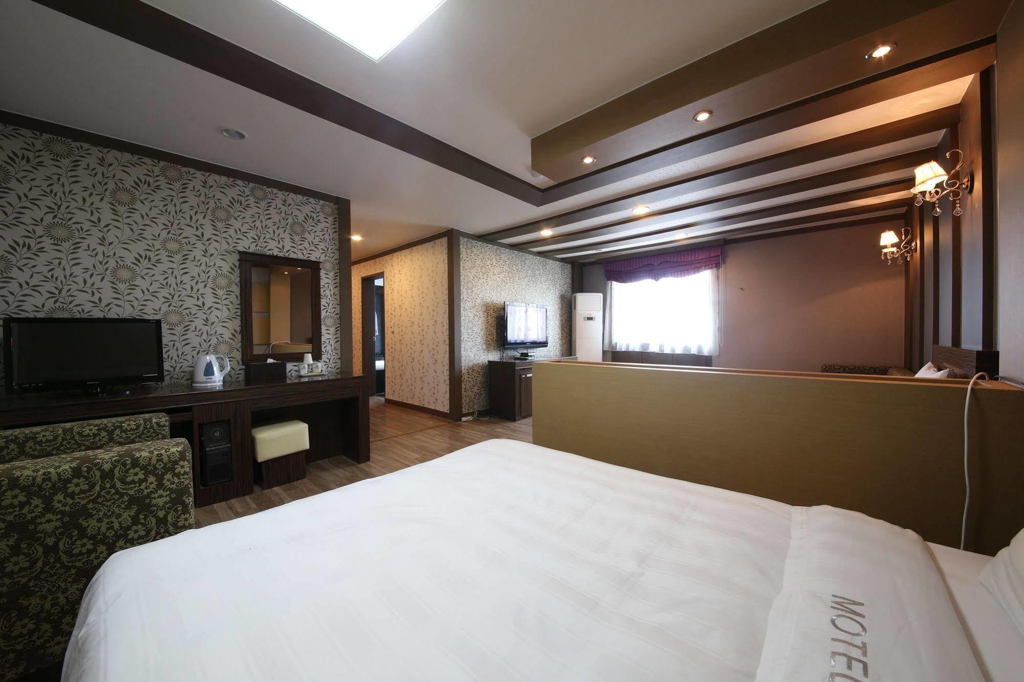 Yes Motel Gunsan Exteriör bild